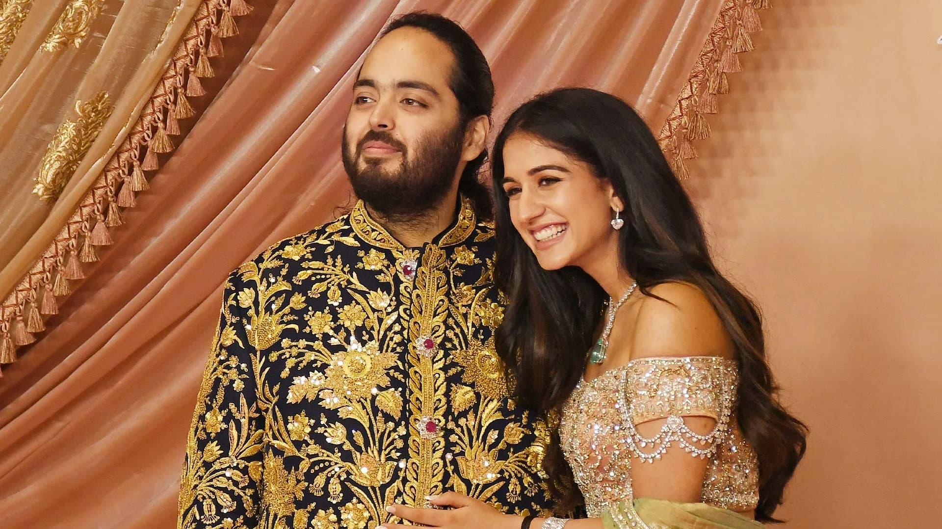 Anant-Ambani’s-sangeet-outfit-featured-real-gold-zari-embroidery