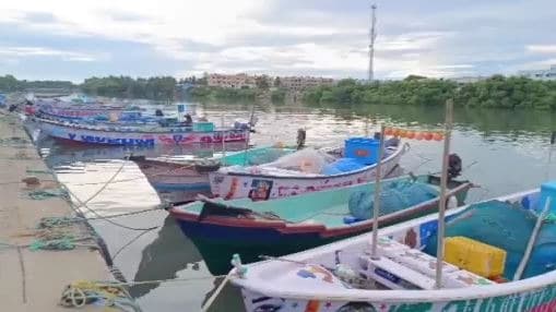 செருதூர் மீனவர்கள் வேலை நிறுத்தம்