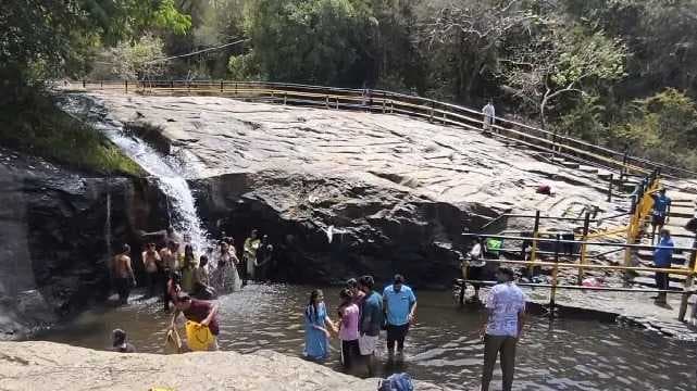 Kumbakkarai waterfall