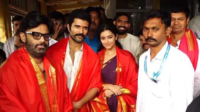 Vijay devarkonda in thirupathi