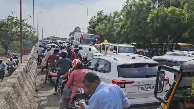 MDU Thirupangunram traffic