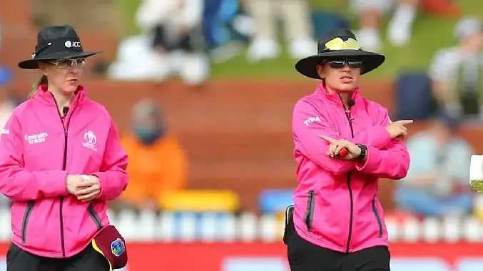 Women umpire