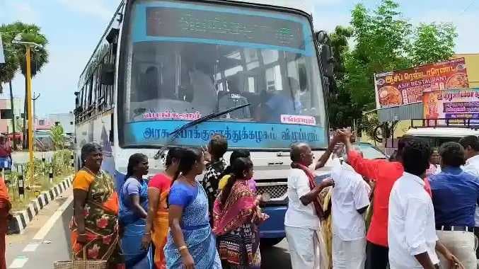 KLK Bus stand protest