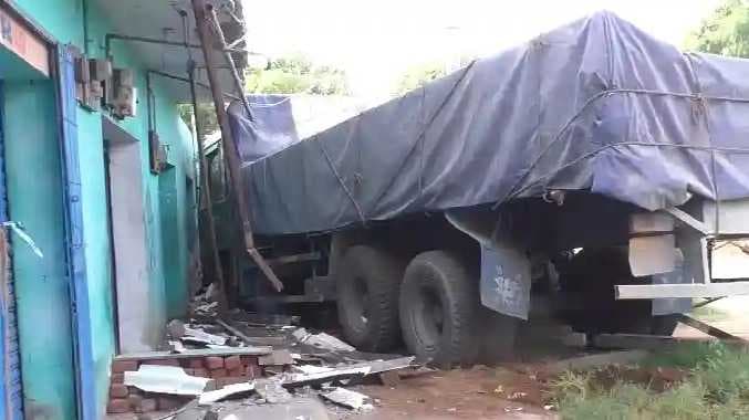 TRY lorry accident