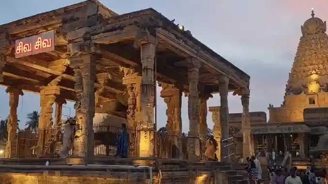 TNJ periya kovil