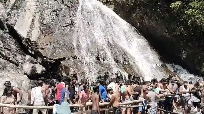 CBE Kaviyaruvi crowd