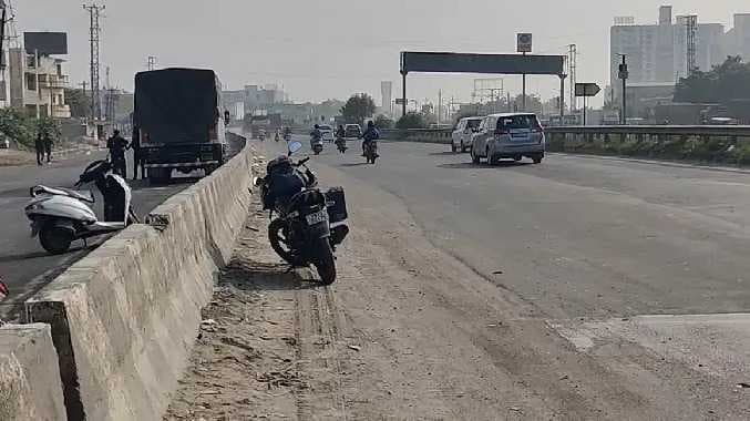 Poonamalle bike accident