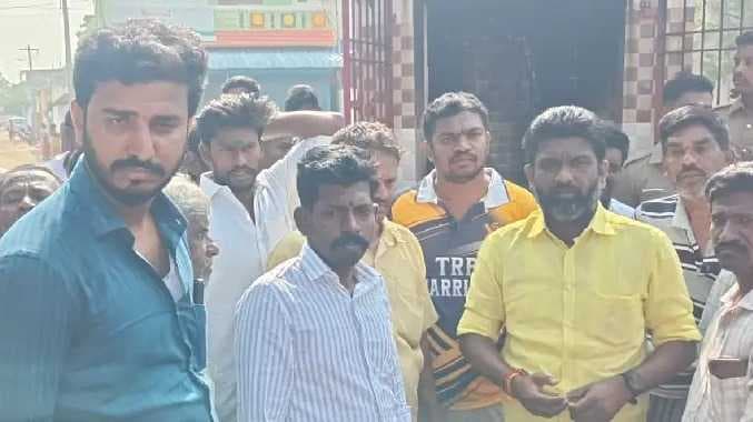 TNL Devar photo issue