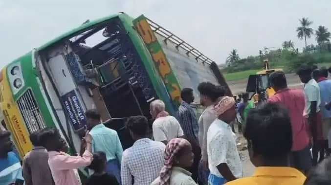 மினி பேருந்து  விபத்து