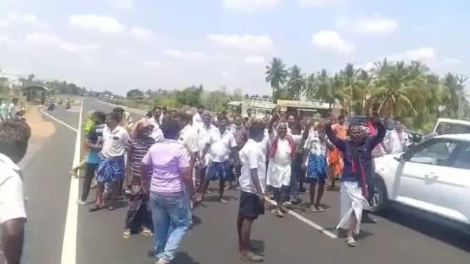 வாக்களிக்கச் செல்லும் வழி அடைப்பு