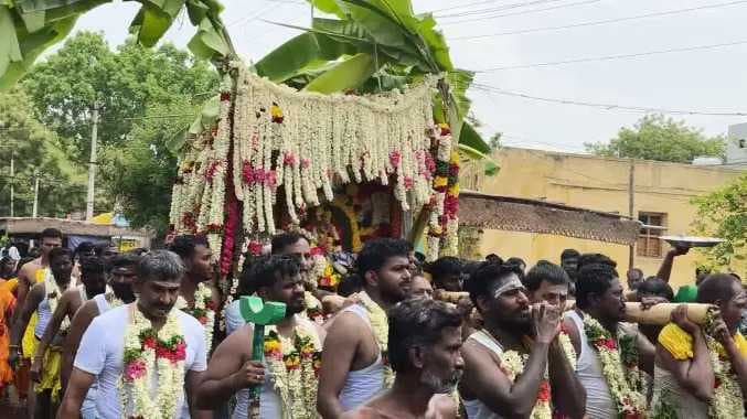 புகழூர் மாரியம்மன்