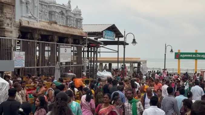 திருச்செந்தூரில் குவிந்த பக்தர்கள்