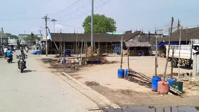 கடைகளை அடைத்து வியாபாரிகள் போராட்டம்