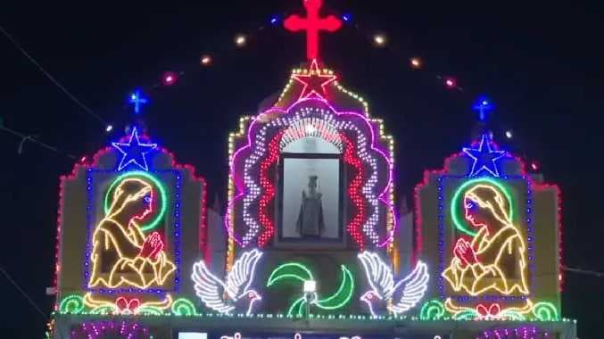 தேரில் எழுந்தருளிய குழந்தை இயேசு
