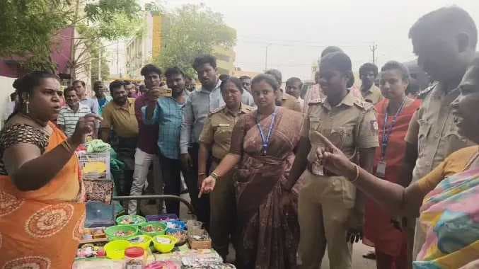சாலைகளில் ஆக்கிரமிப்பு கடைகள்