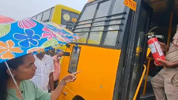 கடலூர் மாவட்ட ஆட்சியர்