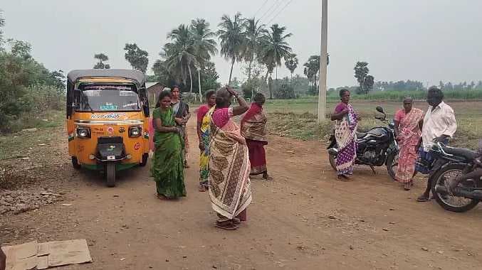 பெண்கள் முற்றுகை