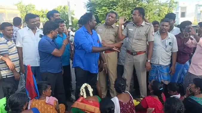 சாலை மறியல்