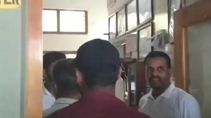 ஒலிபெருக்கான்அறிவிப்பு