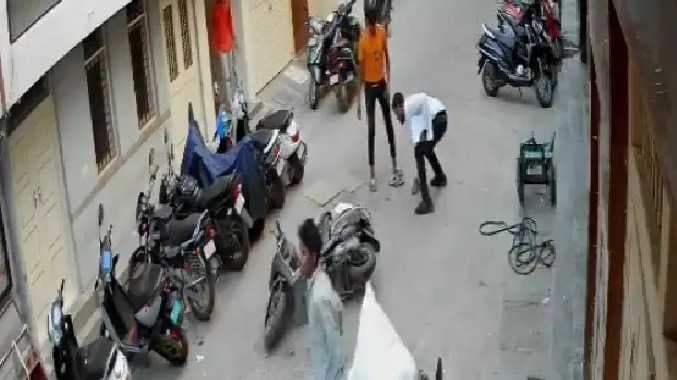 செல்போன் பறிப்பு