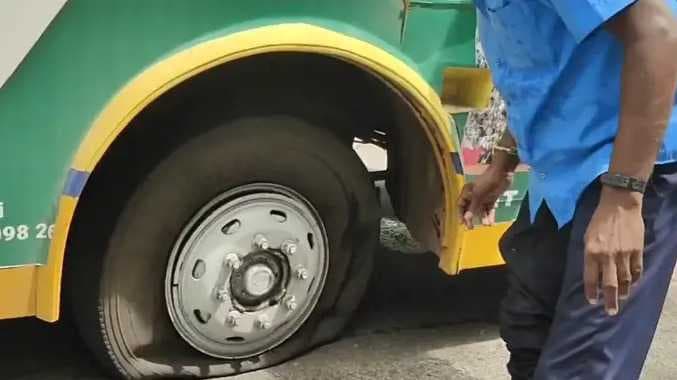 டயர் வெடித்தது