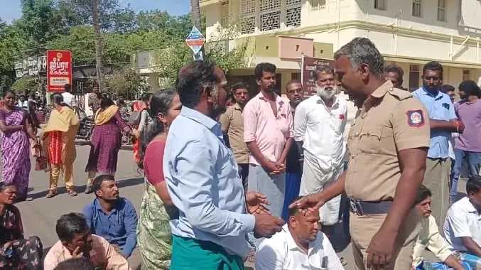 சாலை மறியல்