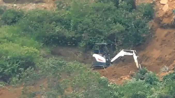 சட்டவிரோதமாக மண் அள்ளுவதாக புகார்