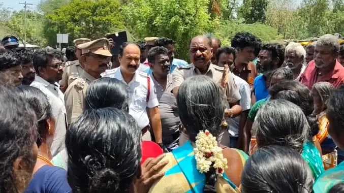 சாலை மறியல்