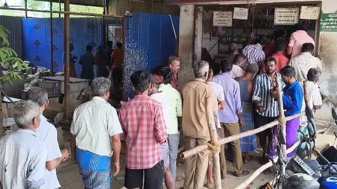 மதுப்பிரியர்கள் புகார்