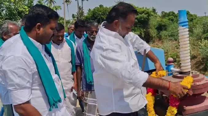 அஞ்சலி செலுத்தி போராட்டம்