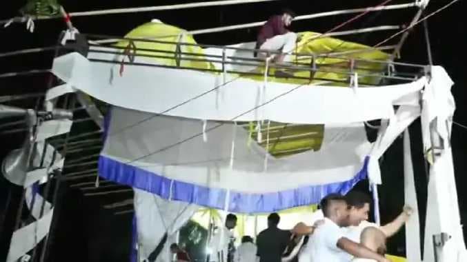 போராட்டப் பந்தல் அகற்றம்